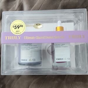 Truly Beauty Ultimate Glazed Donut After Shave Skin Set brand new in sealed box